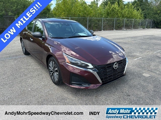 Used 2024 Nissan Altima SV with VIN 1N4BL4DV4RN372542 for sale in Indianapolis, IN